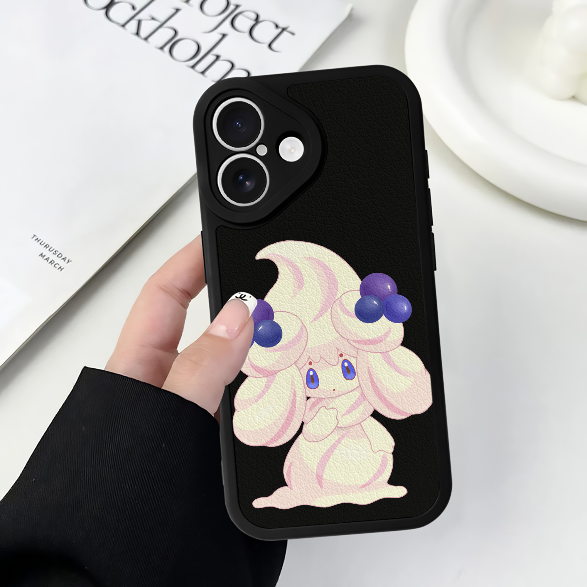 （画像用） ポケットモンスター Pokémon 【iPhone 16シリーズ対応】シリコンスマホケース（レザー調） 材質：シリコン